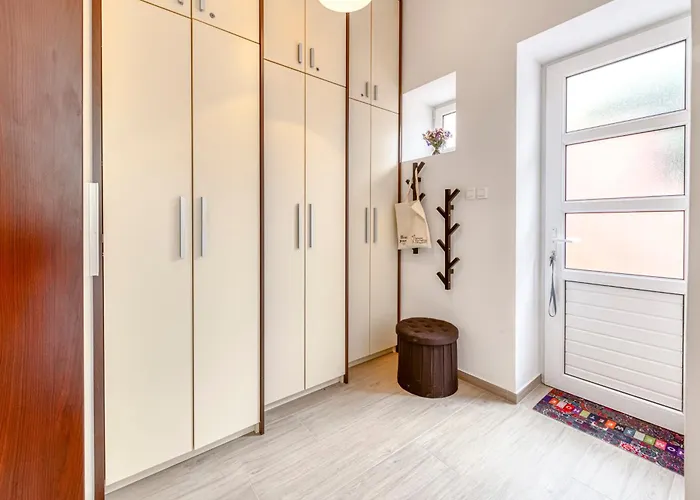Apartment 29