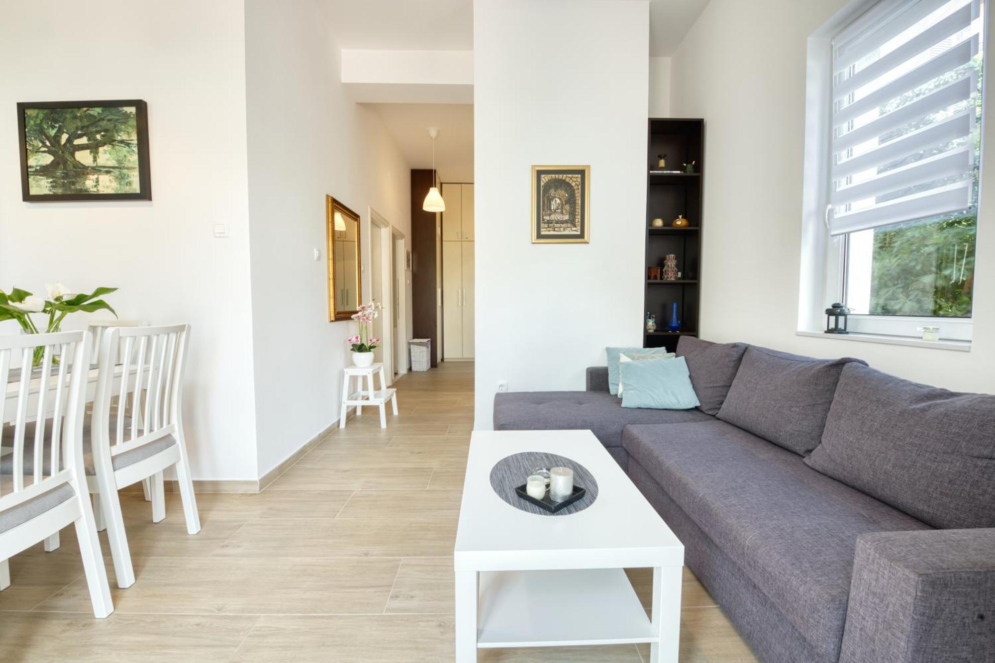 29 Apartment