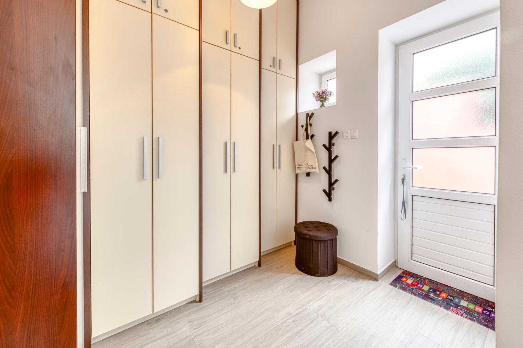 29 Apartment *