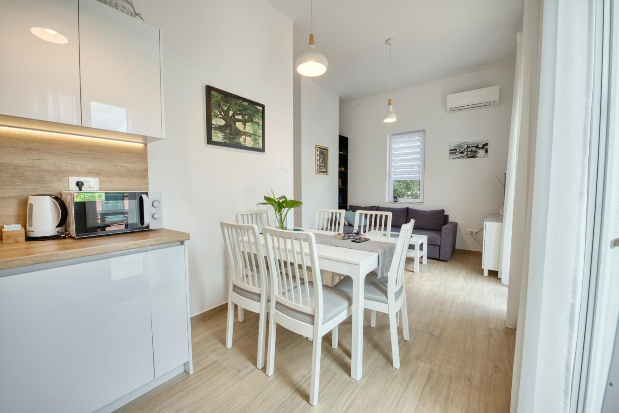 Apartment 29