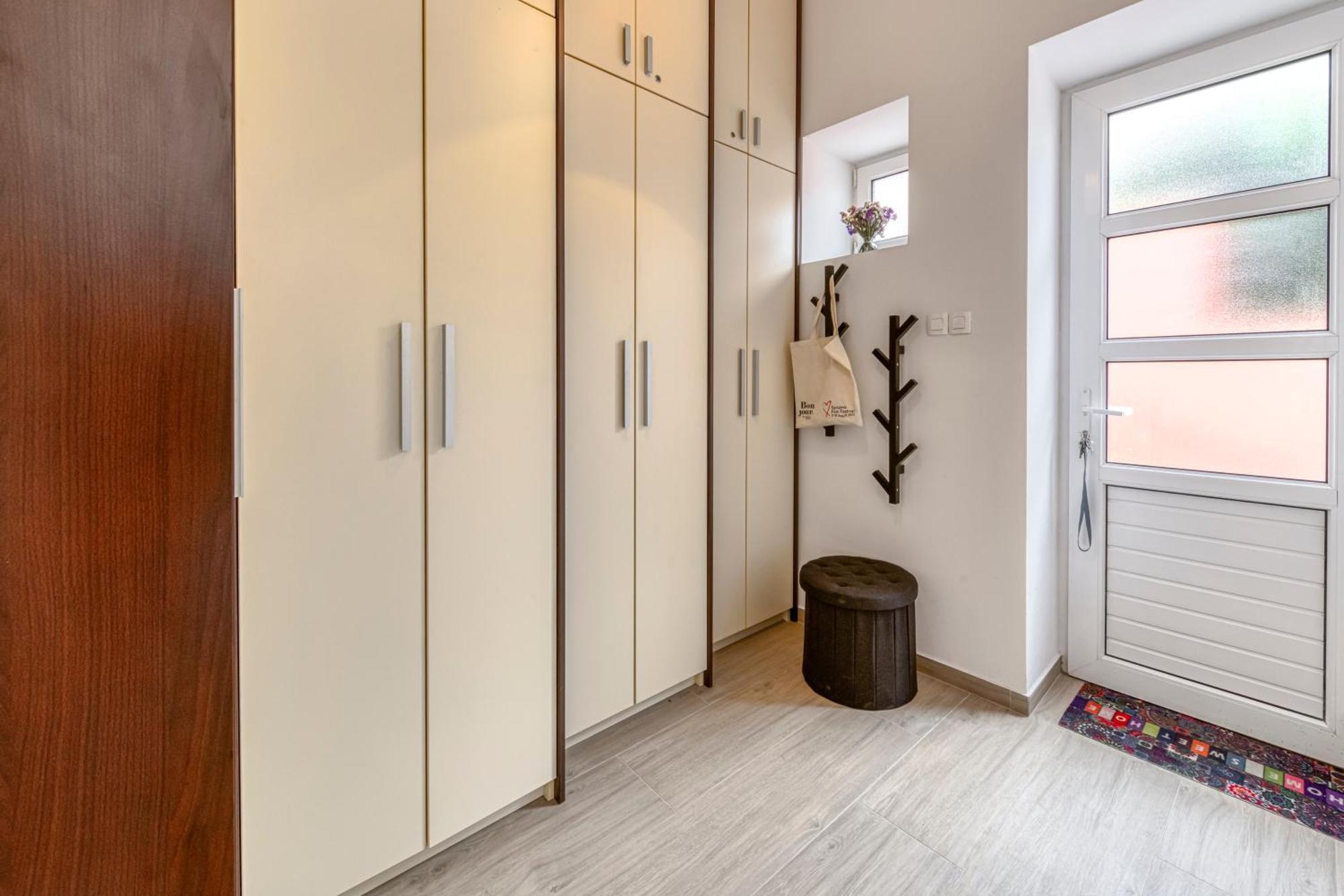 Apartment 29